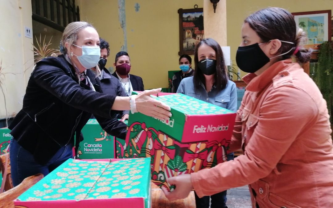 Familias en situación de movilidad reciben kits de alimentos