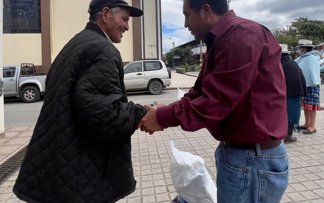 Entrega de kits en la parroquia Victoria del Portete