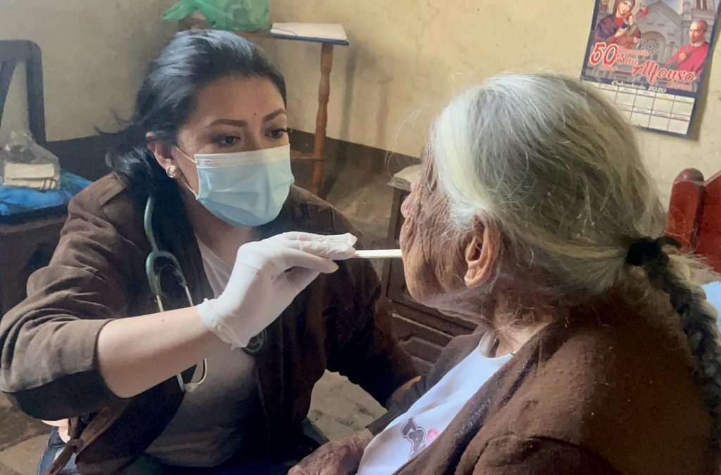 ATENCIÓN MÉDICA A PERSONA ADULTA MAYOR