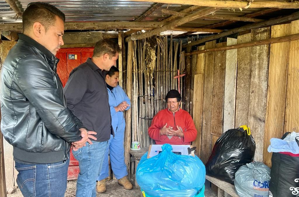 MINGA DE LIMPIEZA A LA VIVIENDA DE DON ÁNGEL, ADULTO MAYOR CON DISCAPACIDAD