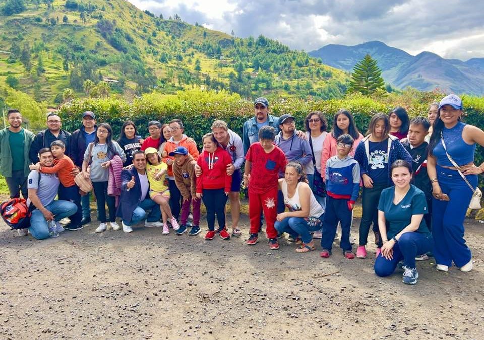 EL CENTRO DE DISCAPACIDADES DE ACCIÓN SOCIAL VIVIÓ UN DÍA LLENO DE ALEGRÍA EN EL PARQUE ACUÁTICO DE CHORDELEG