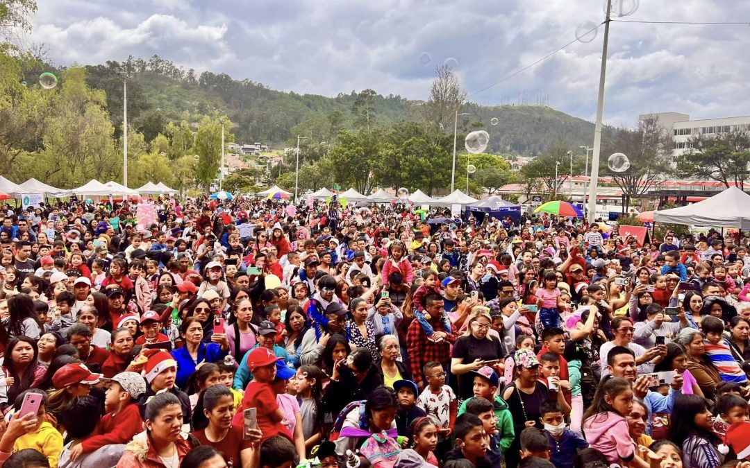 «NAVIDAR CON AMOR» DE LA ALCALDÍA DE CUENCA ENTREGÓ MÁS DE 3.000 JUGUETES Y FUNDAS DE CARAMELOS, ADEMÁS DE 34.400 PAÑALES A NIÑOS EN EL PARQUE EL PARAÍSO.