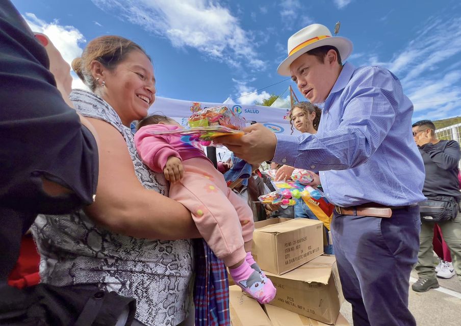 NAVIDAR CON AMOR EN LA PARROQUIA LLACAO