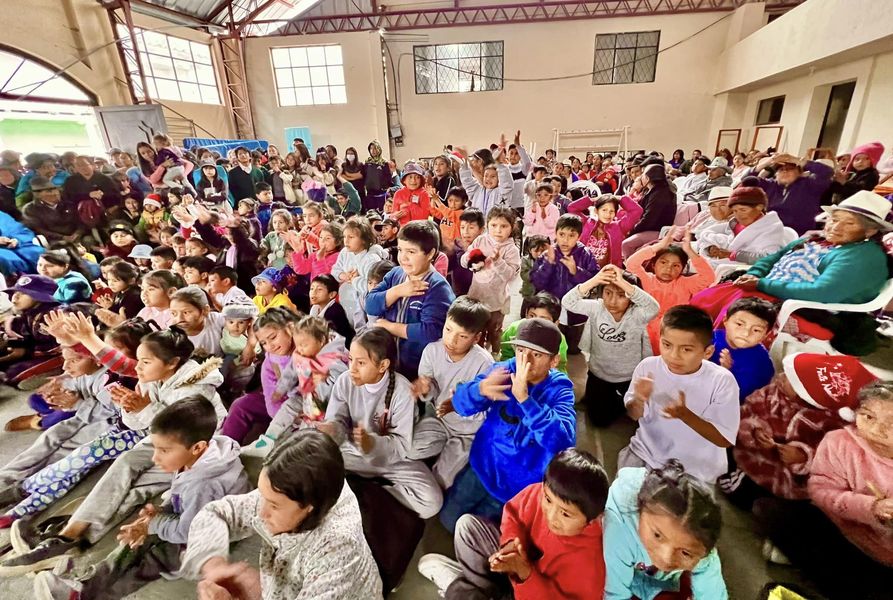 NAVIDAR CON AMOR EN LA PARROQUIA OCTAVIO CORDERO